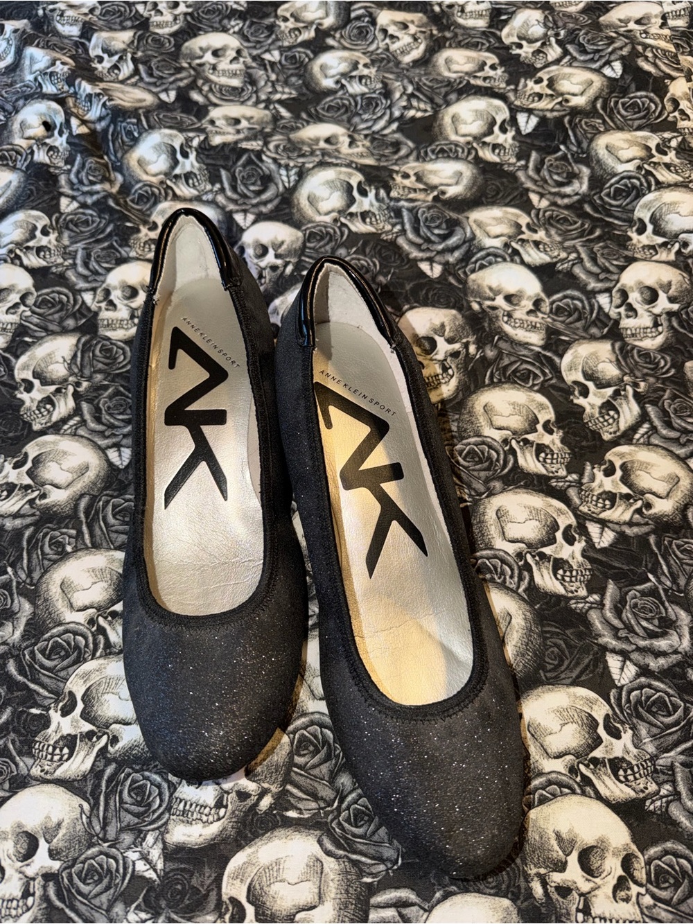 Anne Klein Classic Black AK Glitter Slip-On Women's wedge Flats
